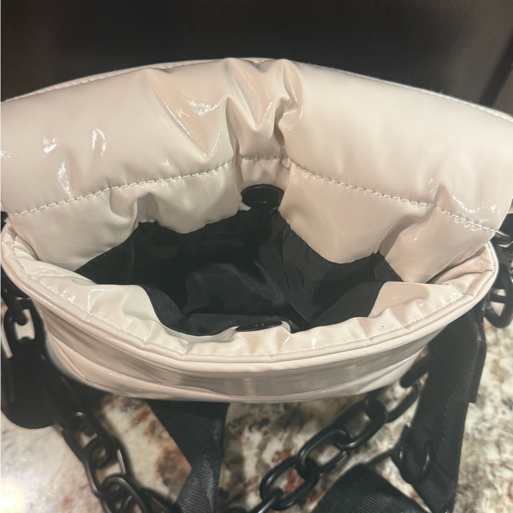 *PRE-OWNED* THINK ROYLN Downtown Crosswalk Glossy Crossbody Bag - Picture 5 of 10